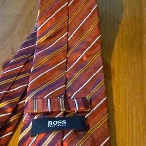 Hugo Boss Men's Tie in Red and Orange Stripes